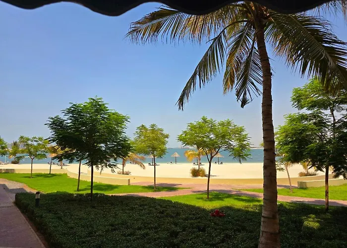 Seaview Escape Family Two-Bedroom Apartment With Seaview