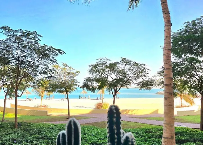 Seaview Escape Family Two-Bedroom Apartment With Seaview