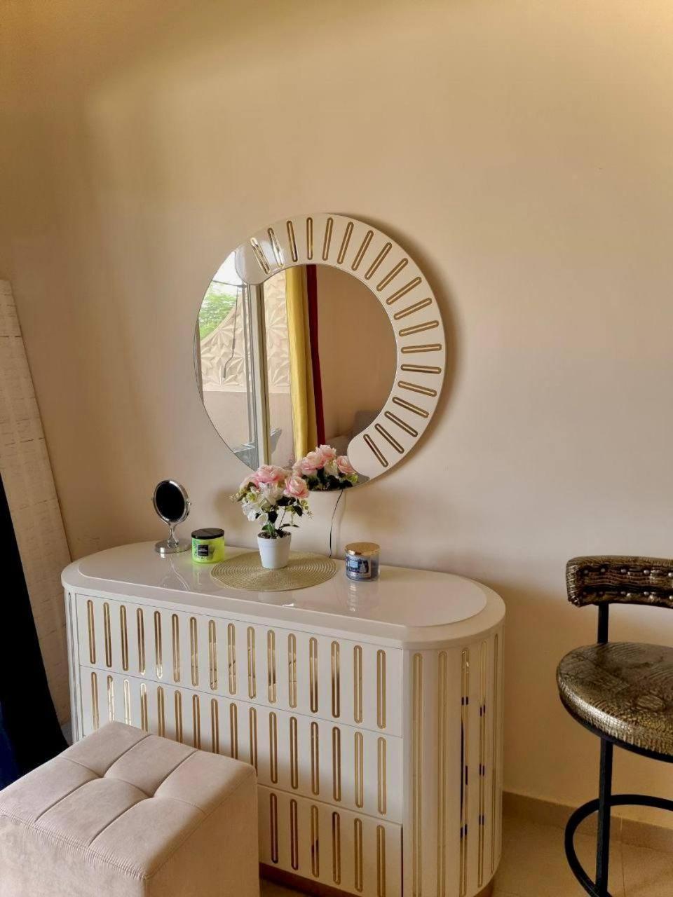 Seaview Escape Family Two-bedroom With Seaview Apartment