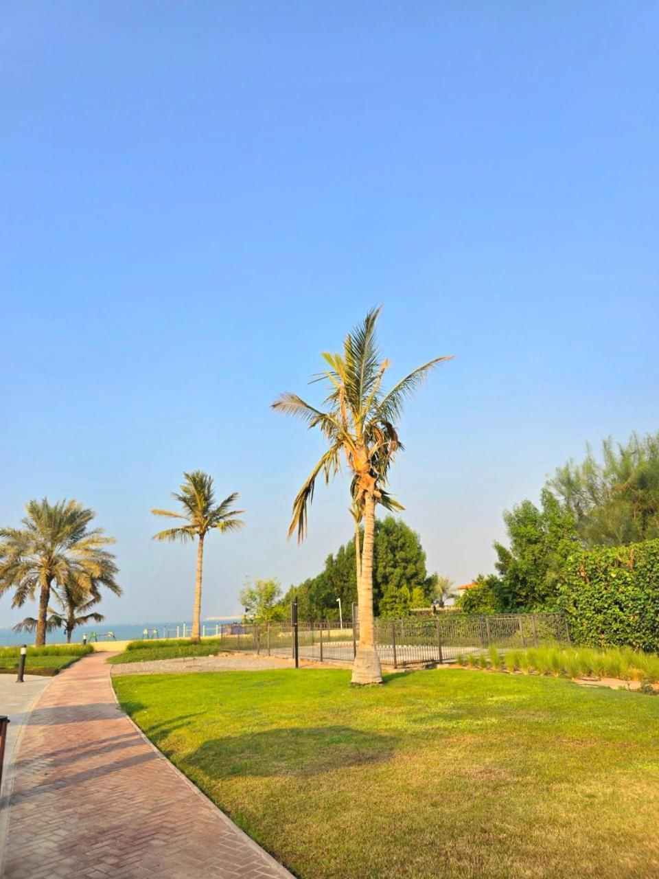 Seaview Escape Family Two-bedroom With Seaview *